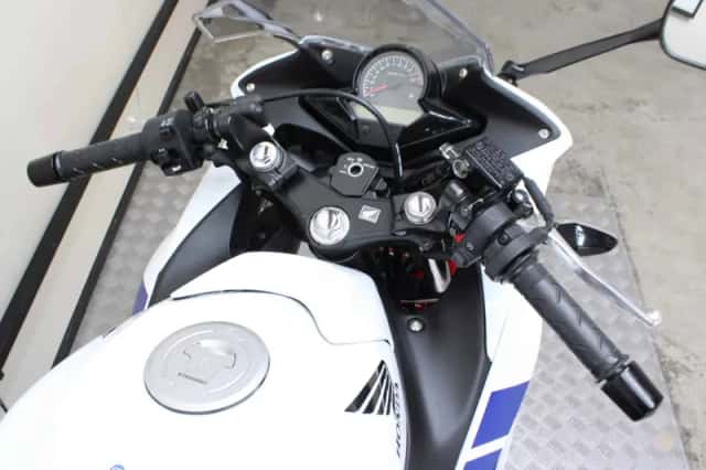 Honda CBR125R (2017) thumbnail 4