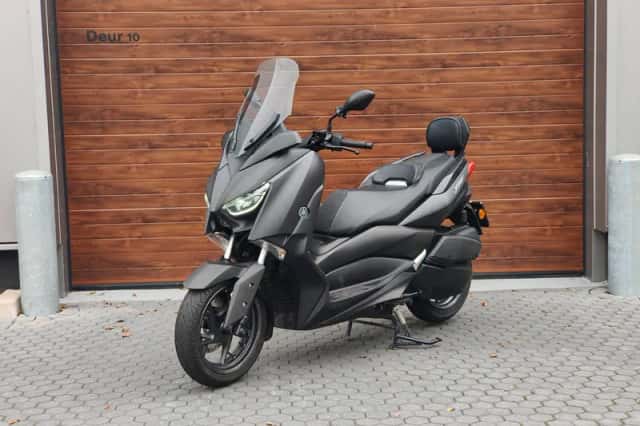 Yamaha XMAX 300 (2019) thumbnail 2
