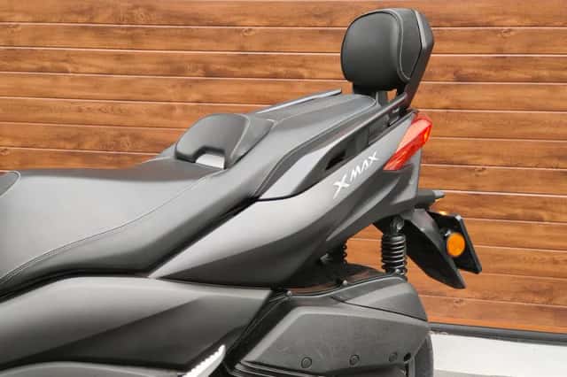 Yamaha XMAX 300 (2019) thumbnail 3