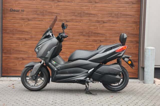 Yamaha XMAX 300 (2019) thumbnail 4