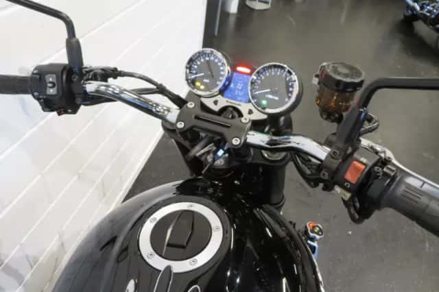 Kawasaki Z900RS (2022) thumbnail 5