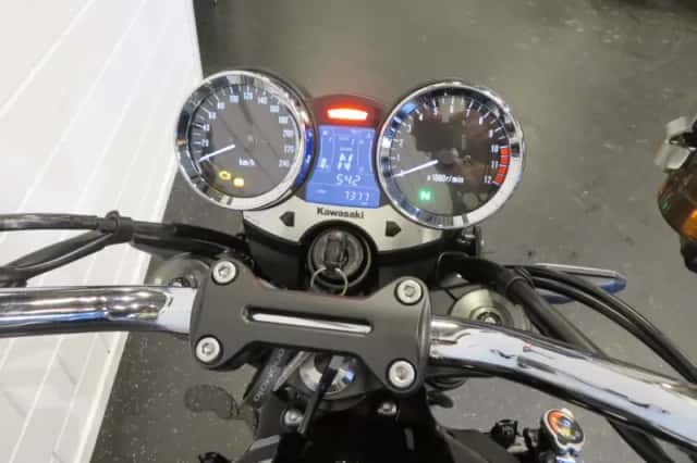Kawasaki Z900RS (2022) thumbnail 6
