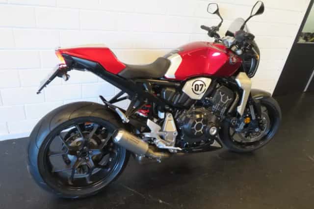 Honda CB1000R (2020) thumbnail 3