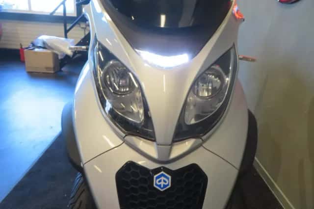 Piaggio MP3 500 (2015) thumbnail 4