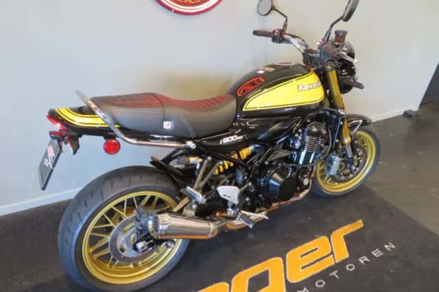 Kawasaki Z900RS (2024) thumbnail 3