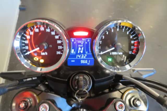 Kawasaki Z900RS (2024) thumbnail 6