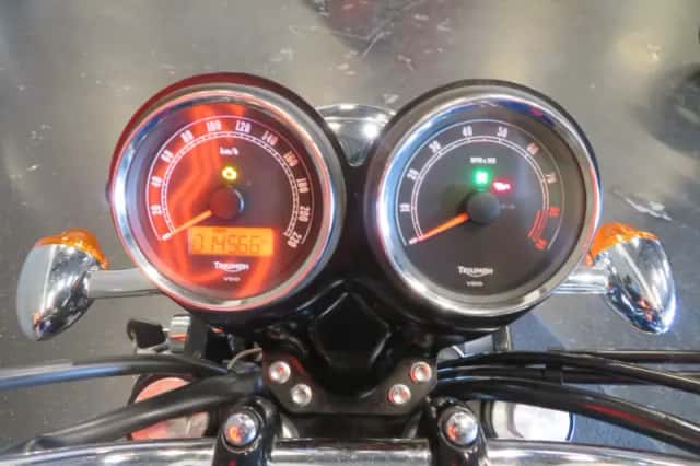 Triumph Bonneville T100 (2014) thumbnail 6