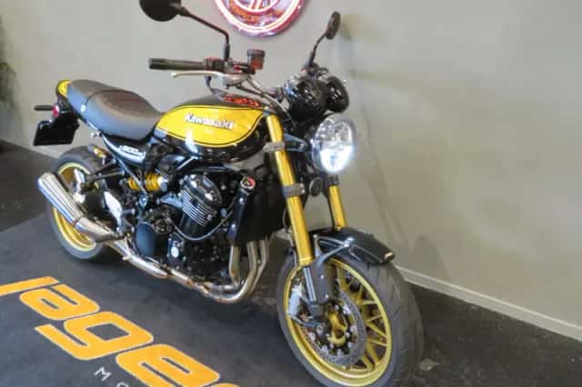 Kawasaki Z900RS (2024) thumbnail 2