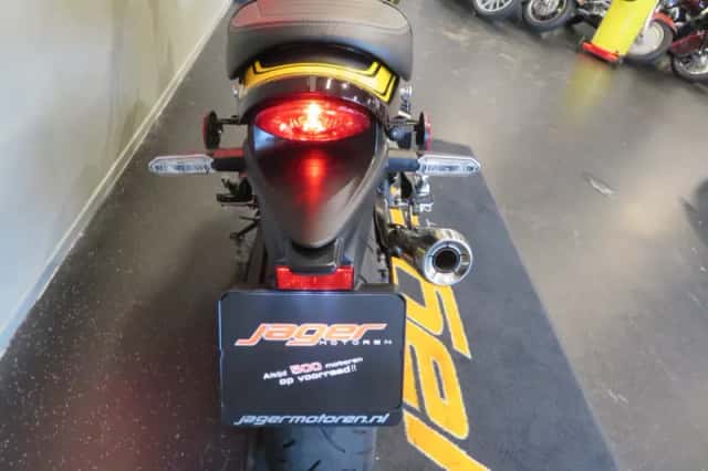 Kawasaki Z900RS (2024) thumbnail 4
