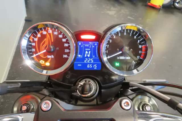 Kawasaki Z900RS (2024) thumbnail 6