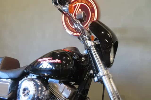 Harley-Davidson Super Glide FXDI DYNA (2004) thumbnail 5