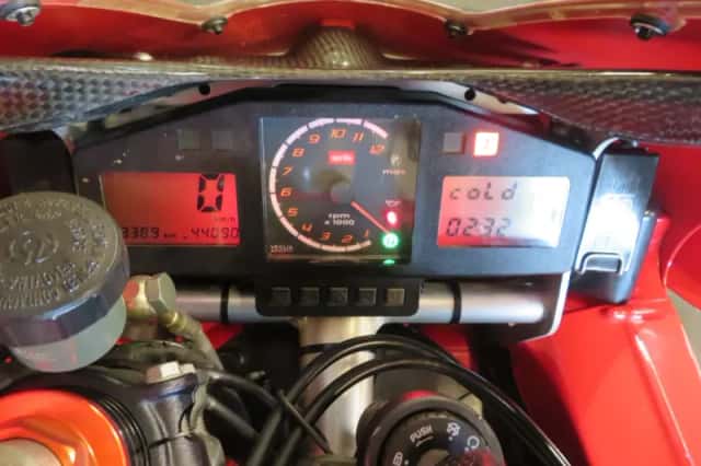 Aprilia RSV Mille (2001) thumbnail 6