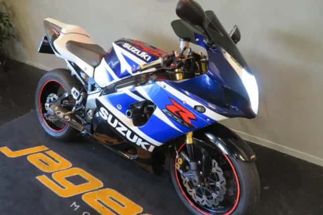 Suzuki GSX-R1000 (2003) thumbnail 2