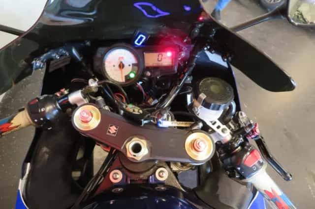 Suzuki GSX-R1000 (2003) thumbnail 5
