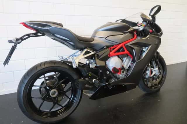 MV Agusta F3 675 (2015) thumbnail 2