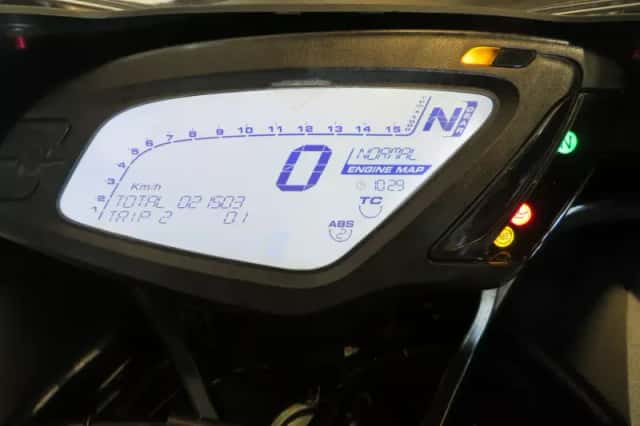 MV Agusta F3 675 (2015) thumbnail 6