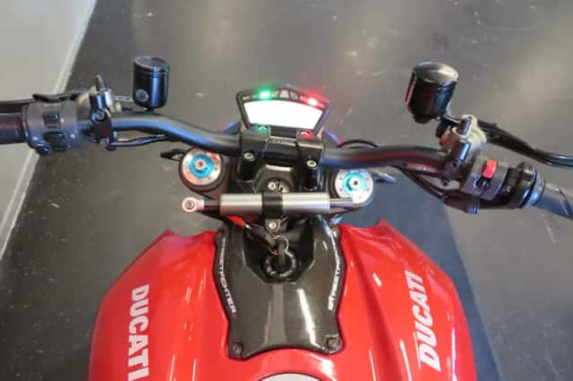 Ducati Streetfighter 848 (2010) thumbnail 5