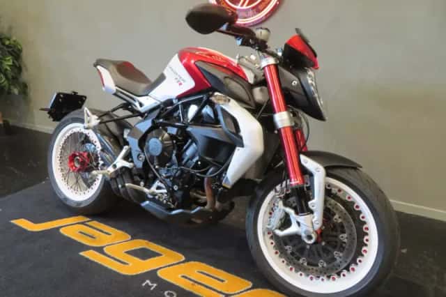 MV Agusta Brutale 800 Dragster RR (2015) thumbnail 2