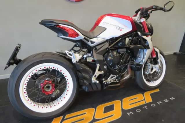 MV Agusta Brutale 800 Dragster RR (2015) thumbnail 3