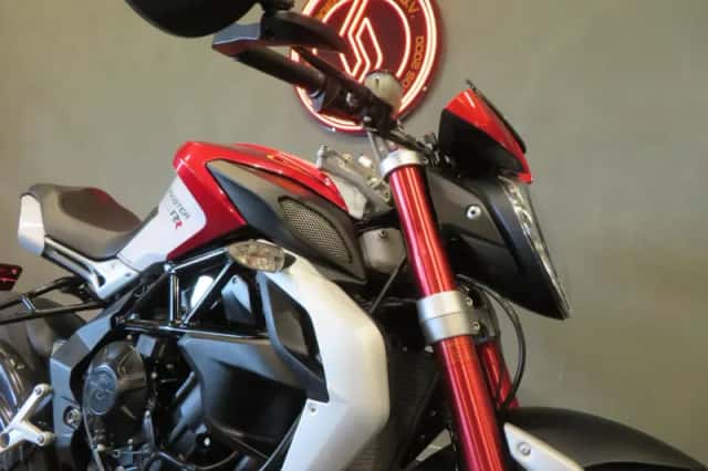 MV Agusta Brutale 800 Dragster RR (2015) thumbnail 5