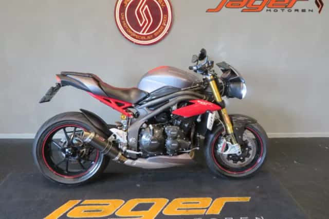 Triumph Speed TRIPLE R (2017) thumbnail 1
