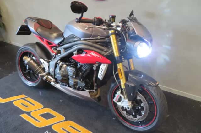 Triumph Speed TRIPLE R (2017) thumbnail 2