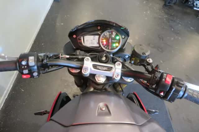 Triumph Speed TRIPLE R (2017) thumbnail 5