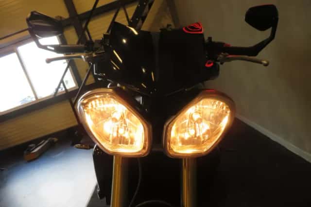 Triumph Street Triple 675 (2013) thumbnail 4