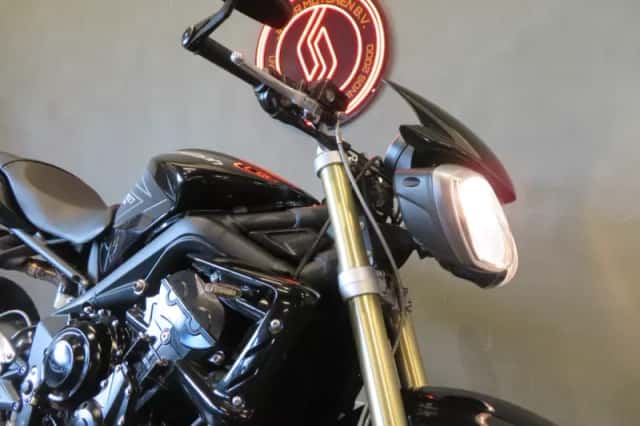Triumph Street Triple 675 (2013) thumbnail 5