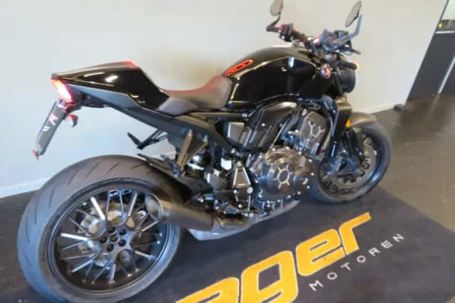 Honda CB1000R (2022) thumbnail 3