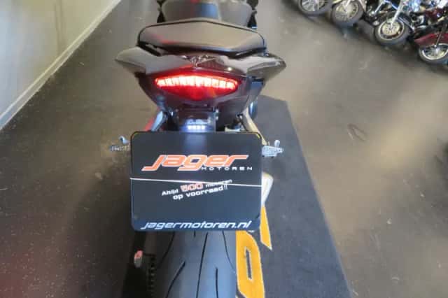Honda CB1000R (2008) thumbnail 4