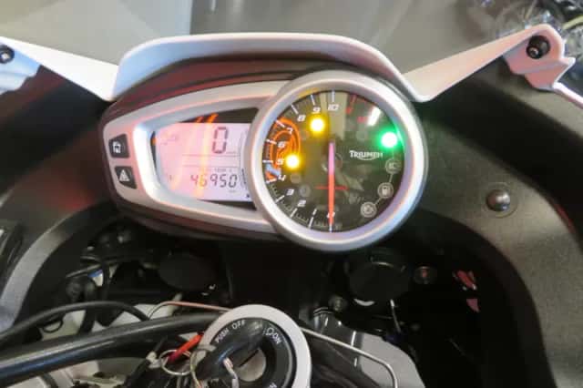 Triumph Tiger 1050 Sport (2013) thumbnail 6