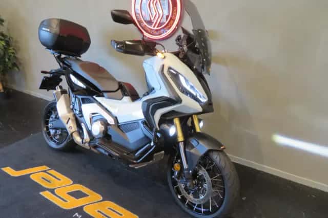 Honda X-ADV (2024) thumbnail 2