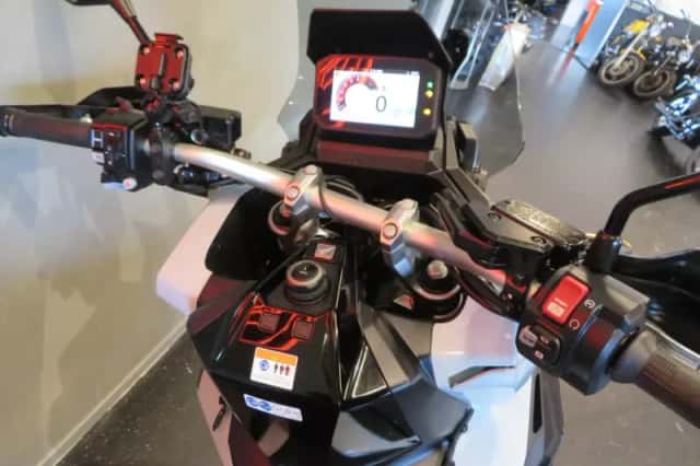 Honda X-ADV (2024) thumbnail 5