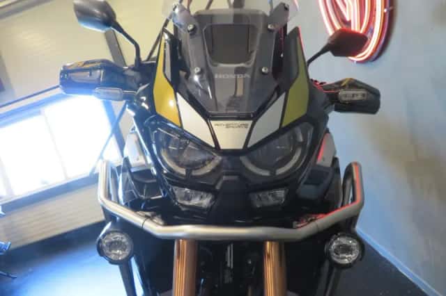 Honda Africa Twin (2022) thumbnail 4