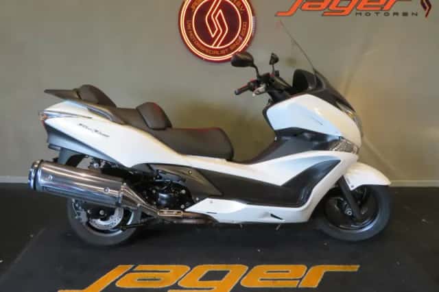 Honda FJS 400 Silver Wing (2016) thumbnail 1