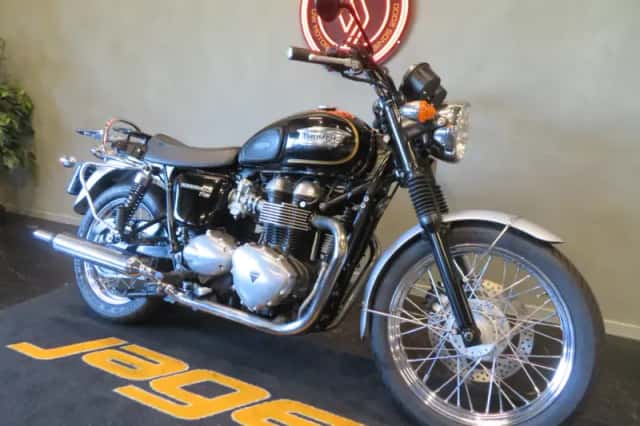 Triumph Bonneville T100 (2017) thumbnail 2