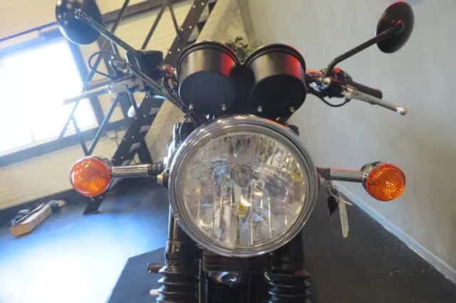 Triumph Bonneville T100 (2017) thumbnail 4