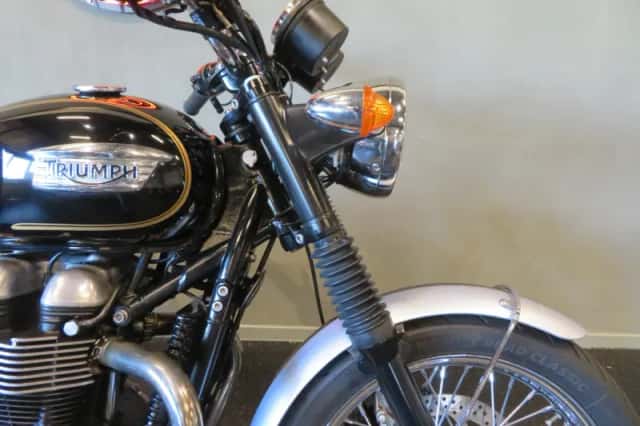 Triumph Bonneville T100 (2017) thumbnail 6