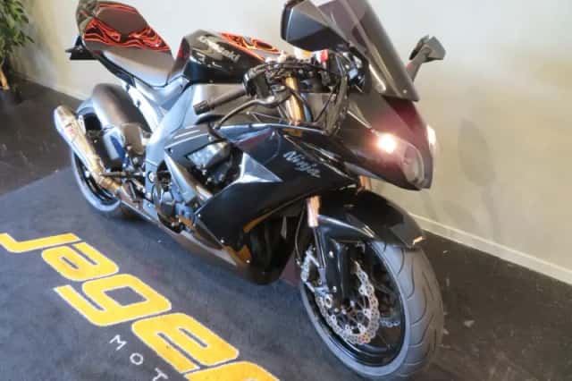 Kawasaki Ninja ZX-10R (2008) thumbnail 2
