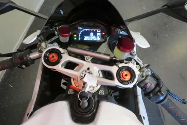 Ducati Supersport (2013) thumbnail 5