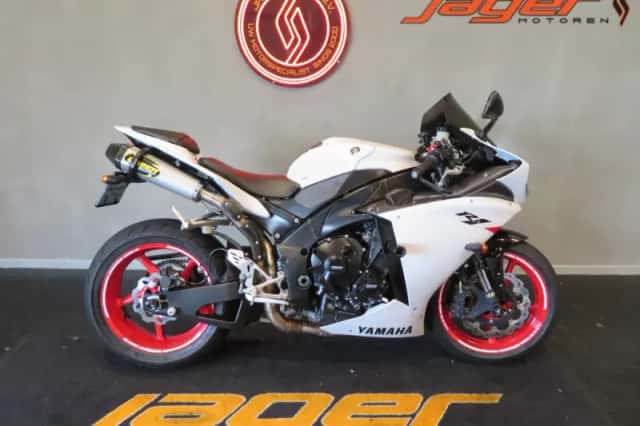 Yamaha YZF-R1 (2010) thumbnail 1