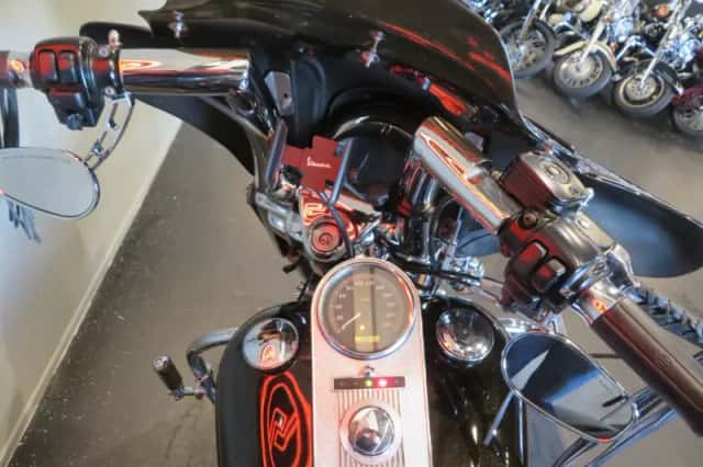 Harley-Davidson Road King (2004) thumbnail 5