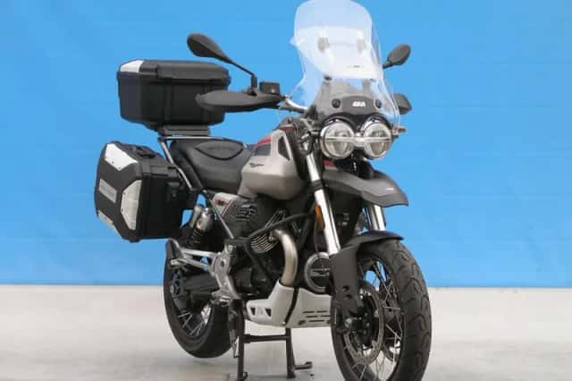 Moto Guzzi V85 TT (2023) thumbnail 2