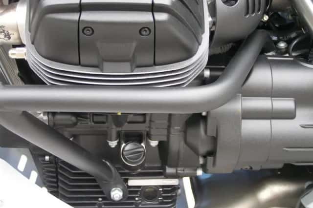 Moto Guzzi V85 TT (2023) thumbnail 6