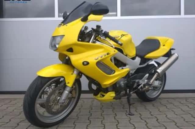 Honda VTR 1000 F Firestorm (2001) thumbnail 2