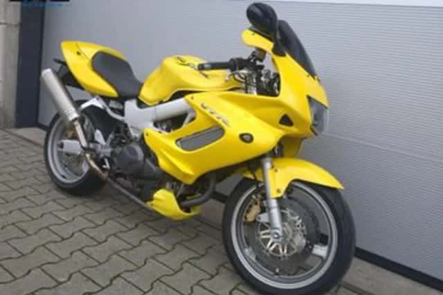 Honda VTR 1000 F Firestorm (2001) thumbnail 3