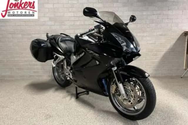 Honda VFR 800 FI (2006) thumbnail 2
