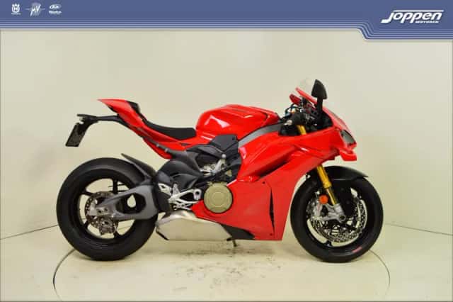 Ducati Panigale V4S (2026) thumbnail 1