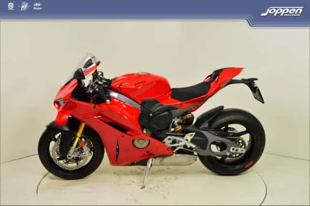 Ducati Panigale V4S (2026) thumbnail 6